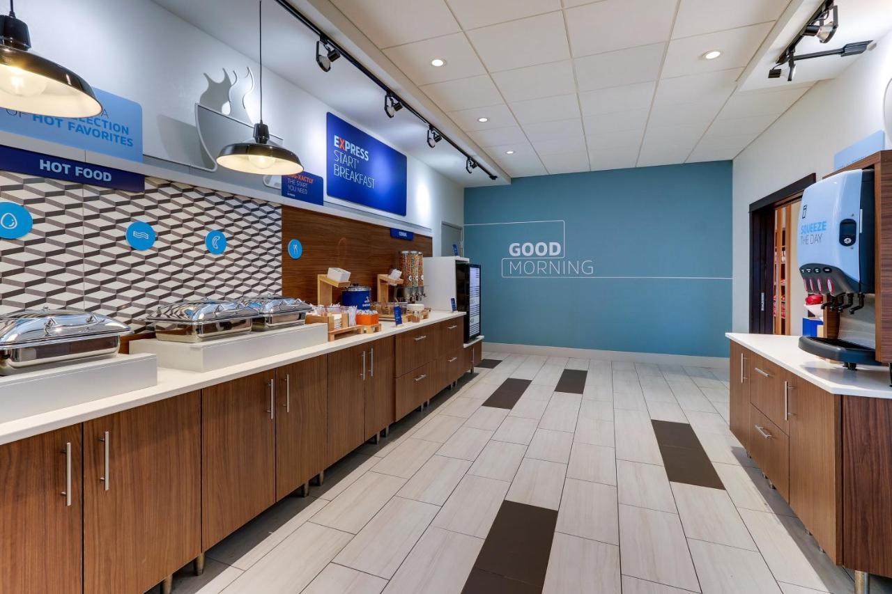 Holiday Inn Express & Suites - Middletown - Goshen By Ihg Exterior photo