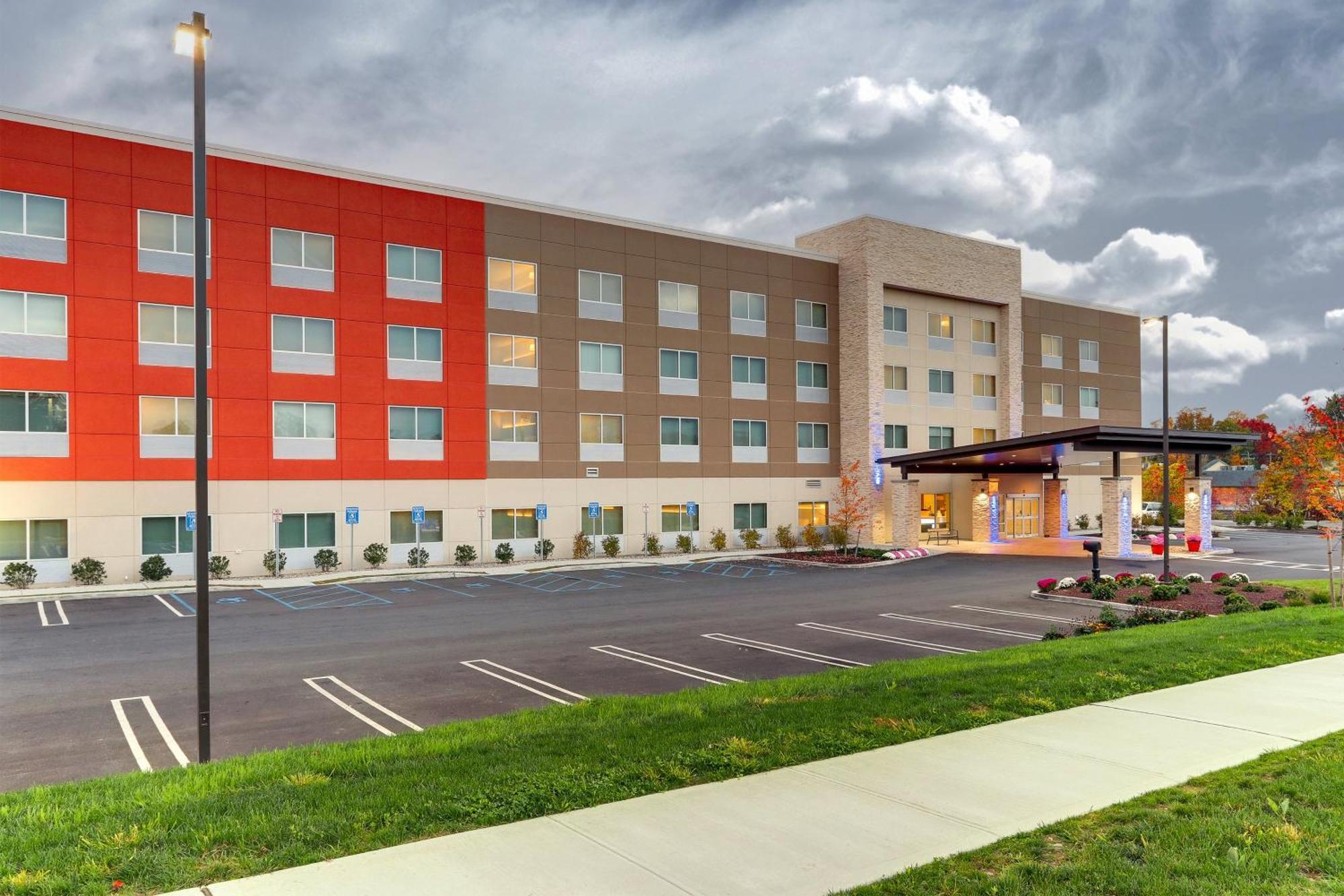 Holiday Inn Express & Suites - Middletown - Goshen By Ihg Exterior photo