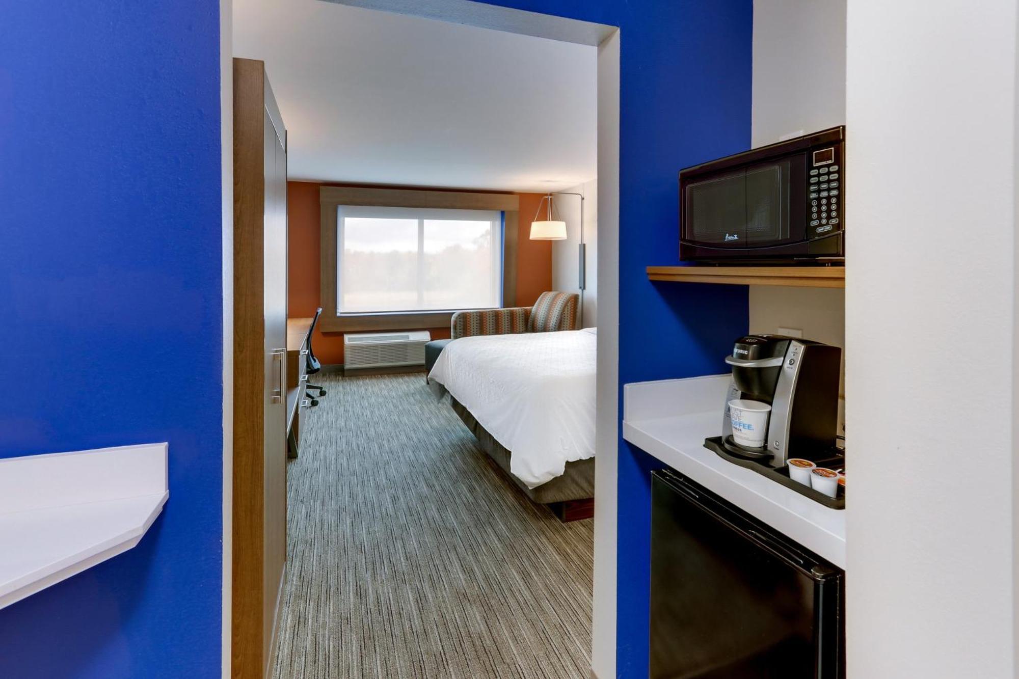 Holiday Inn Express & Suites - Middletown - Goshen By Ihg Exterior photo