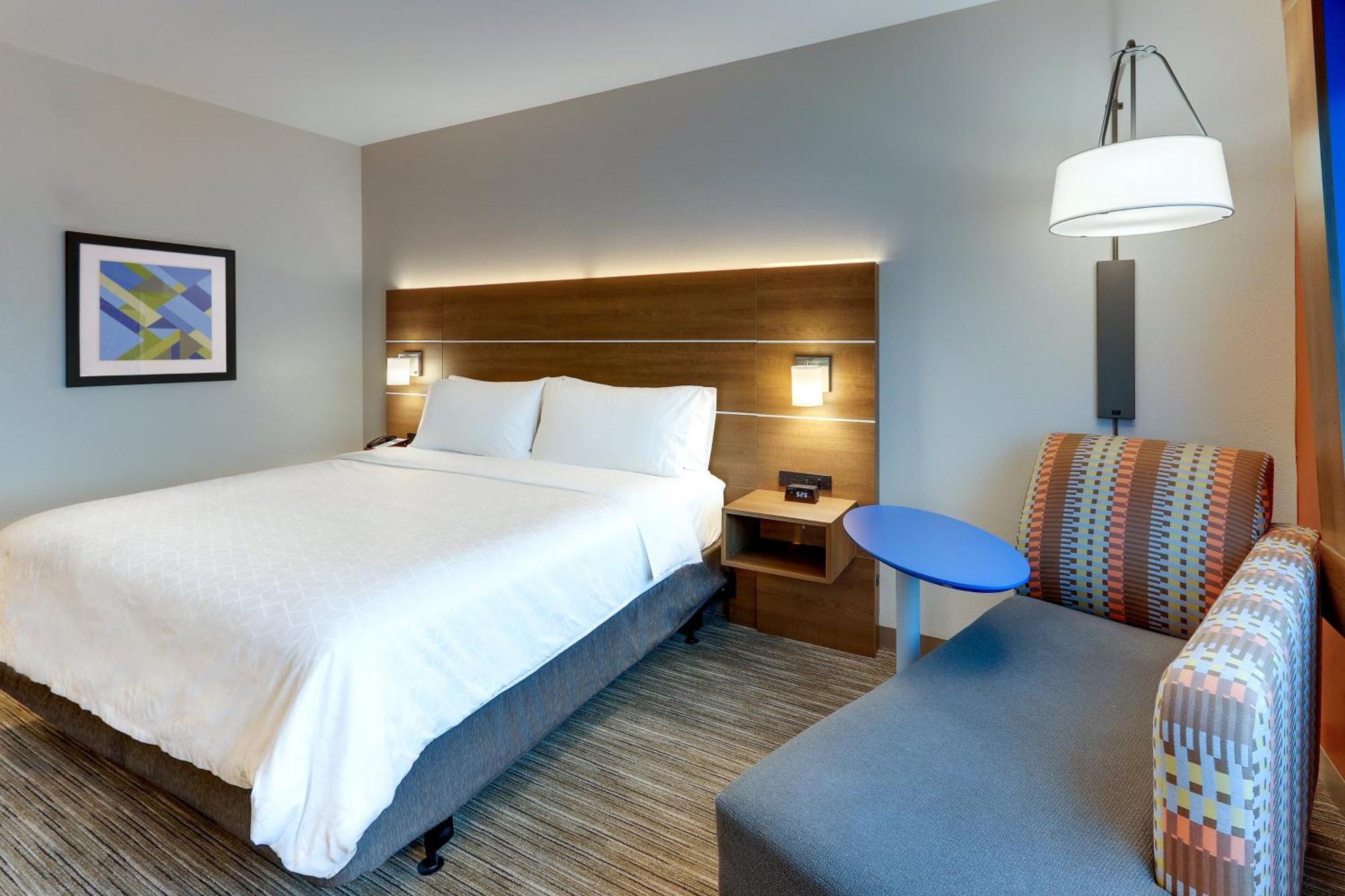 Holiday Inn Express & Suites - Middletown - Goshen By Ihg Exterior photo
